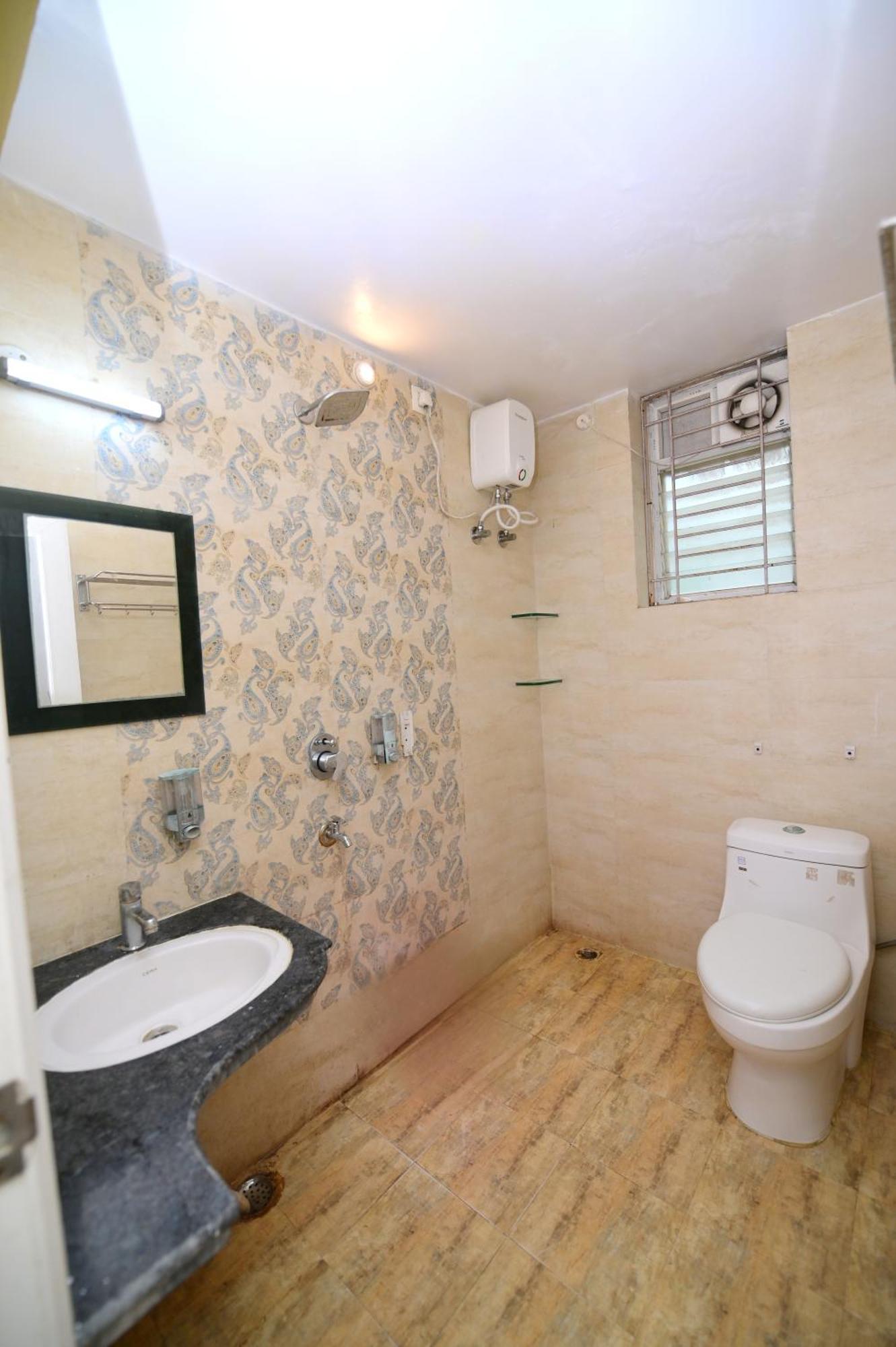 Airport Residency Hotel 란치 외부 사진