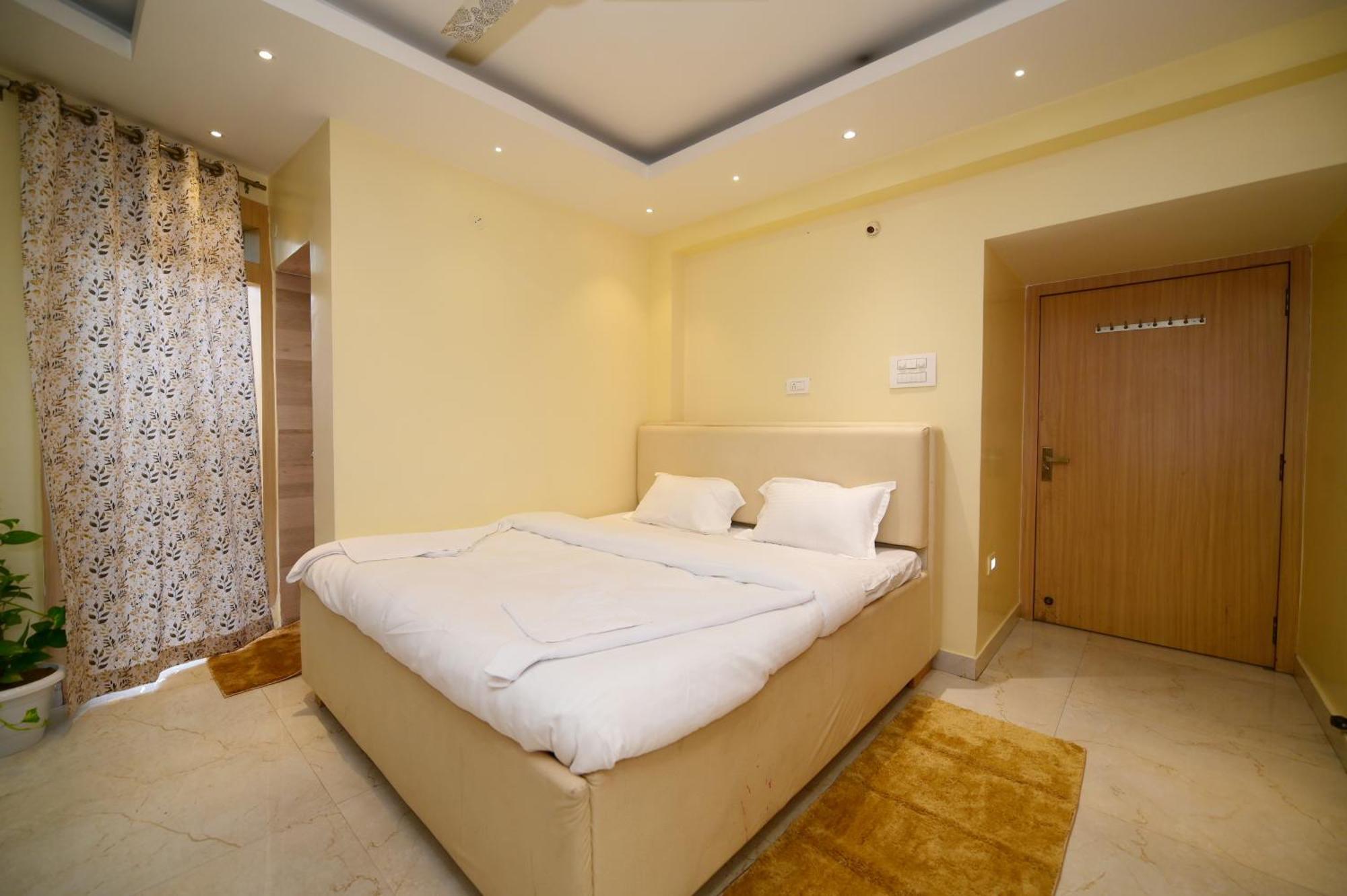 Airport Residency Hotel 란치 외부 사진